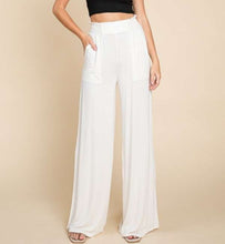 Load image into Gallery viewer, Relax Travel Pants in Black