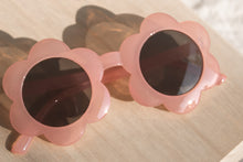 Load image into Gallery viewer, Daisy Round Sunnies in Dusty Pink
