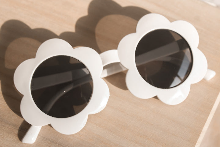 Daisy Round Sunnies in White