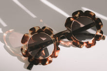 Load image into Gallery viewer, Flower Child Sunnies in Brown Tortoise
