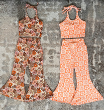 Load image into Gallery viewer, 70s Funky Flower Fields Halter and Bell Bottom Set in Peach
