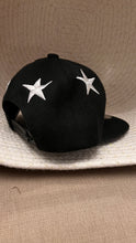 Load image into Gallery viewer, Star Snapback Hat in Black
